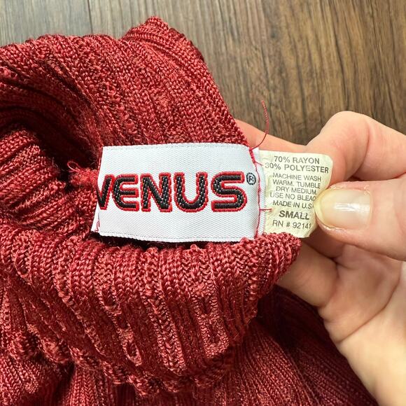 Venus Red Ribbed Knit Turtleneck Sweater – Women’s Small Made in USA - Picture 5 of 5